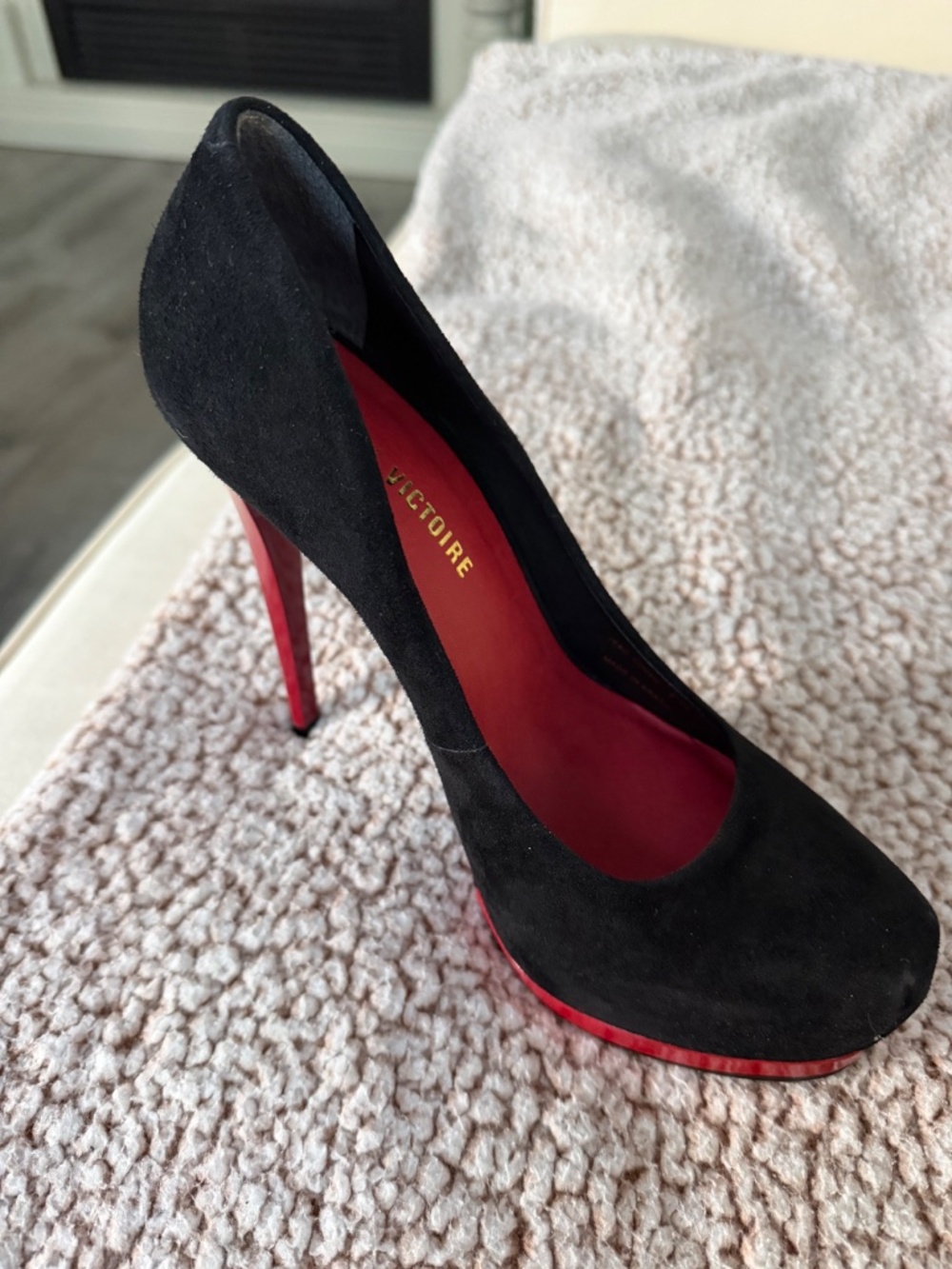 Pour LaVictoire Black Suede Heels with Red Soles - Picture 3 of 3
